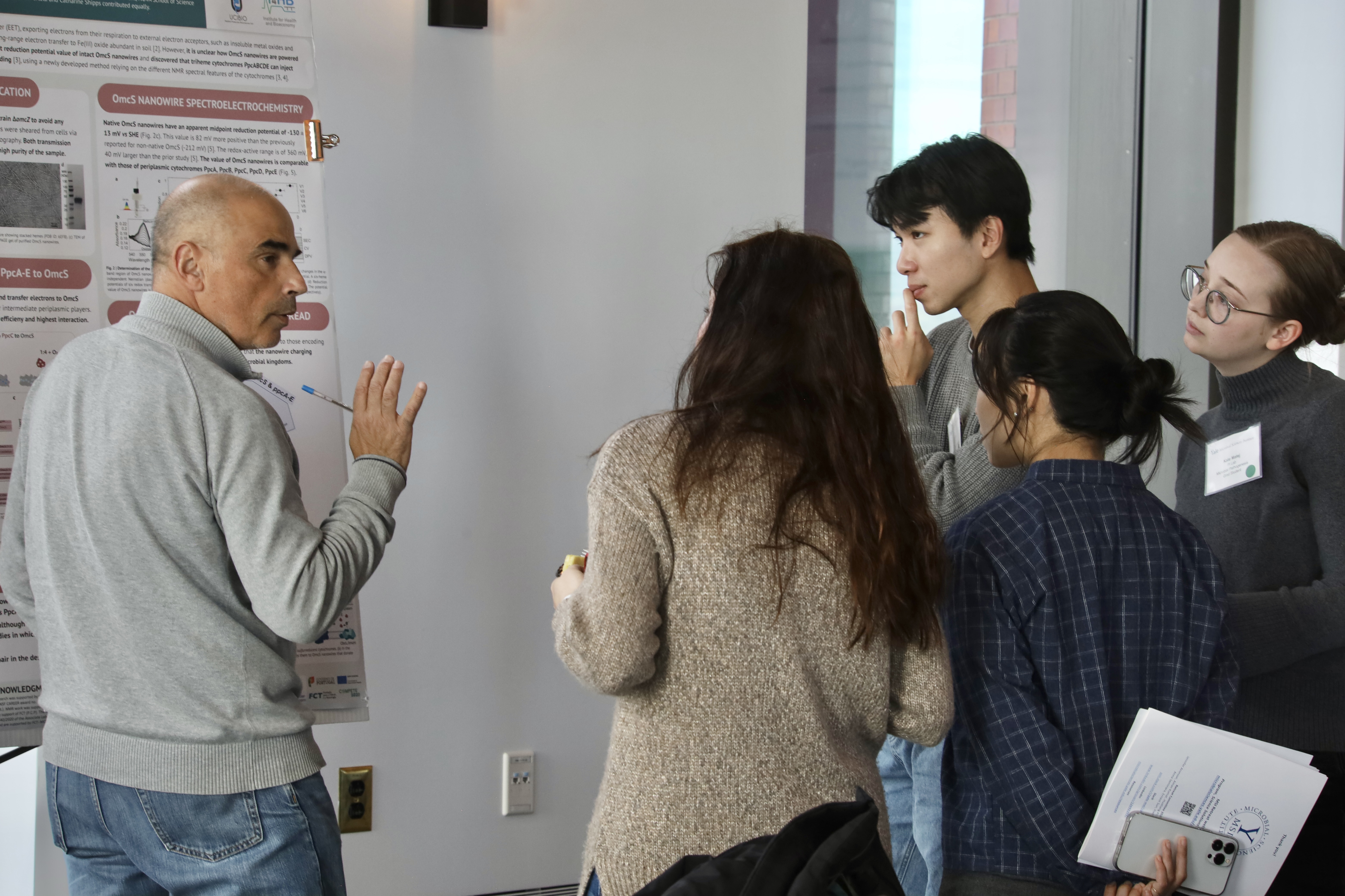 Poster session participants 