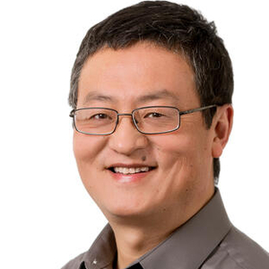 Min Li headshot