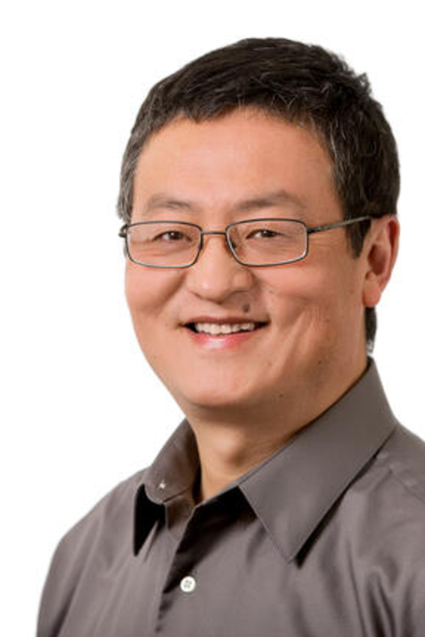 Min Li headshot