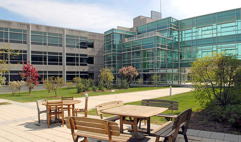 Yale School of Nursing and Office Complex South.